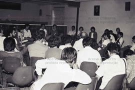 Reunião [do Comando de Ação dos Sindicalistas Contra a LSN?] [2] ([São Paulo-SP?], 1981). Crédito: Vera Jursys