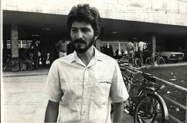 Retratos de Chico Ferramenta (PT), líder sindical da Usiminas ([Ipatinga-MG], 22 nov. 1986). / Crédito: Beto Magalhães/D. Associados.
