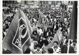 Atos de protesto contra a fraude nas eleições de 1982 no México (México, 1982). / Crédito: Jesus ...