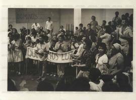 Reunião de 400 moradores de favela do Butantã reivindicando luz (São Paulo-SP, 27 jan. 1979).  / ...