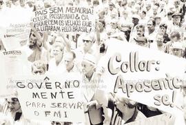 Ato dos aposentados pelos 147% e pelo Fora Collor, na Praça da Sé (São Paulo-SP, data desconhecida). Crédito: Vera Jursys