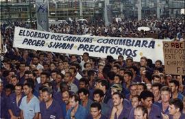 Ato de metalúrgicos em lançamento do automóvel Ford KA, na fábrica Ford (São Bernardo do Campo-SP, 14 mar. 1997). / Crédito: Roberto Parizotti