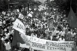 Passeata promovida da candidatura “Lula Presidente” (PT) nas eleições de 1989 (São Paulo-SP, 31 out. 1989). / Crédito: Paula Simas