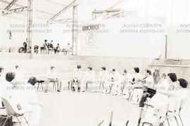 Reunião do Sindicato dos Médicos de São Paulo [durante a greve da categoria?] (São Paulo-SP, [1985- 1986?]). Crédito: Vera Jursys
