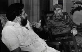 Lula visita Fidel Castro (Havana-Cuba, 1980). / Crédito: Delfim Martins/Agência F4