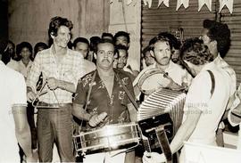 Comício e festa da candidatura “Lula governador” (PT) nas eleições de 1982 (São Paulo-SP, 1982). ...