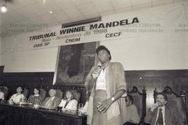 Tribunal Winnie Mandela (Local desconhecido, mai./nov. 1988). Crédito: Vera Jursys