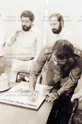 Visita de Daniel Ortega (Nicarágua), líder da Revolução Sandinista, ao sindicato dos metalúrgicos (São Bernardo do Campo-SP, 22 mar. 1985). Crédito: Vera Jursys