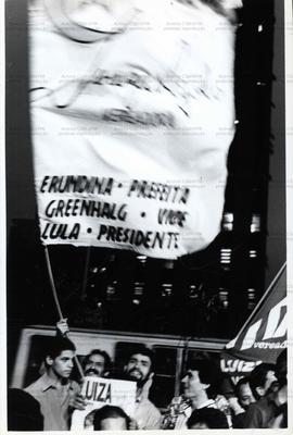 Campanha Luiza Erundina prefeita nas eleições de 1988 (São Paulo-SP, 1988). / Crédito: Anselmo Pi...
