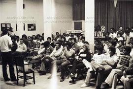 Reunião dos metalúrgicos na sede da Associação Beneficente e Cultural da categoria (São Bernardo do Campo-SP, 1983). Crédito: Vera Jursys