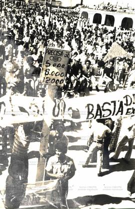 Assembleia dos trabalhadores da construção civil em greve no ex-campo do Atlético (Belo Horizonte...