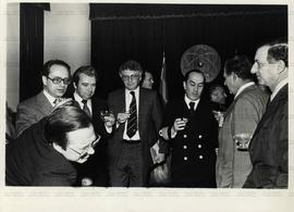 Evento não identificado [Vice-Almirante Carlos Castro Madero] (Argentina, 1980).  / Crédito: Rostropovich/Agência F4.