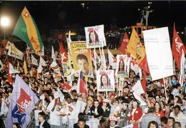 Comício da candidatura &quot;Lula Presidente&quot; (PT) nas eleições de 2002 (Rio de Janeiro, 2002) / Crédito: Autoria desconhecida