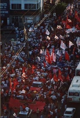 Atividade da candidatura &quot;Lula Presidente&quot; (PT) nas eleições de 2002 (Recife-PE, 2002) / Crédito: Autoria desconhecida