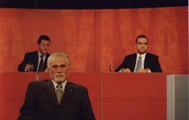 Entrevista concedida por Genoino (PT) ao programa de televisão Roda Vida, da TV Cultura, nas eleições de 2002 (São Paulo-SP, 2002) / Crédito: Autoria desconhecida