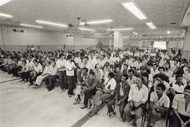 Assembleia com trabalhadores da Coferraz (Santo André-SP, 09 mar. 1985). Crédito: Vera Jursys