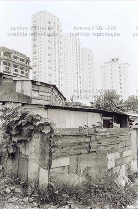 Favela [de Heliópolis, no bairro do Morumbi?] (São Paulo-SP, [1989?]). Crédito: Vera Jursys