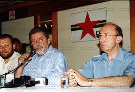 Comício da candidatura &quot;Lula Presidente&quot; (PT) nas eleições de 2002 (Paraná, 2002) / Crédito: Autoria desconhecida