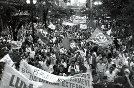 Passeata promovida da candidatura “Lula Presidente” (PT) nas eleições de 1989 (São Paulo-SP, 31 o...