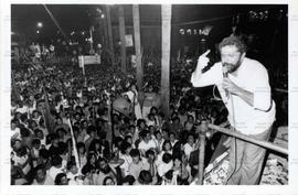 Comício da campanha Lula presidente nas eleições de 1989 (Porto Alegre-RS, 9 nov. 1989). / Crédito: Loir Gonçalves.