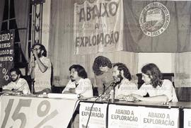 Assembleia da campanha salarial dos bancários de São Paulo (São Paulo-SP, 1982). Crédito: Vera Ju...