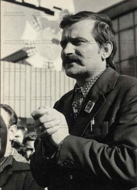 Retrato de Lech Walesa em evento não identificado ([Polônia?], Data desconhecida). / Crédito: Autoria desconhecida.