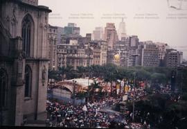 Comício da candidatura “Plínio Governador” (PT), realizado na Praça da Sé nas eleições de 1990 (São Paulo-SP, 30 set. 1990). / Crédito: Moacir Rodrigues dos Santos