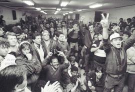 Assembleia do Sindicato dos Condutores de Veículos Rodoviários de São Paulo pelo fim da greve da categoria ([São Paulo-SP?], 23 mai. 1990). Crédito: Vera Jursys