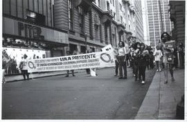 Passeata da campanha Lula presidente na Praça Ramos nas eleições de 1994 (São Paulo-SP, 30 ago. 1994). / Crédito: Ricardo A. Pereira.