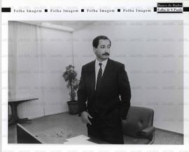 Retrato de Antônio Cabrera Filho, ministro da Agricultura (Local desconhecido, 16 jul. 1990). / Crédito: Elena Vettorazzo.