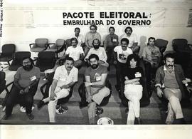 Reunião dos candidatos majoritários do PT (Brasília-DF, 3 abr. 1982). / Crédito: Miltom Guran/Agi...