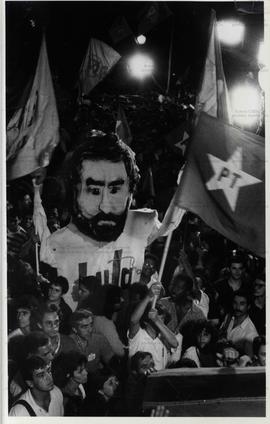 Ato em apoio à candidatura “Lula Presidente” nas eleições 1989 (Local desconhecido, 1989). / Créd...