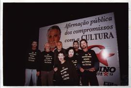 Ato de profissionais da cultura em apoio à candidatura “Genoino Governador” (PT), no Teatro Tuca/PUC-SP (São Paulo-SP, 2002) / Crédito: Cesar Hideiti Ogata