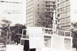 Ato dos bancários na Avenida Paulista em denúncia ao assassinato de trabalhadores rurais ligados ao MST (São Paulo-SP, 1996). Crédito: Vera Jursys