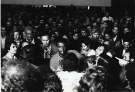 Assembleia dos eletricitários em greve realizada no Sindicato dos Trabalhadores na Indústria de Energia Elétrica (São Paulo-SP, [29] jun. 1979).  / Crédito: Jesus Carlos.
