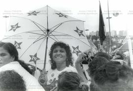 Comício na praça Charles Muller promovido pela candidatura “Lula Presidente” (PT) nas eleições de 1989 (São Paulo-SP, 10 dez. 1989). / Crédito: Roberto Parizotti