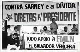 Plenária de militantes do PT realizada no Colégio Roosevelt (São Paulo-SP, 26 abr. 1987). / Crédito: Hugo Scott