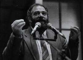 Retrato do deputado Sérgio Grando (PPS), prefeito eleito nas eleições de 1992 (Florianópolis-SC, 1992). / Crédito: Jonas Lemos.