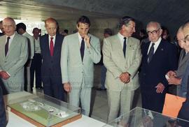 Visita oficial do governador Orestes Quércia ao Memorial da América Latina (São Paulo-SP, dez. 1990). Crédito: Vera Jursys