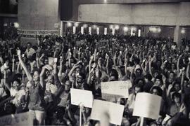 Assembleia dos servidores púbicos no Sindicato dos Metalúrgicos de São Paulo (São Paulo-SP, [1982...