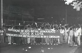 Greve dos metalúrgicos de Belo Horizonte, Contagem e Betim ([Belo Horizonte-MG], 9 out. 1985). / Crédito: Maurício Carvalho/D. Associados.