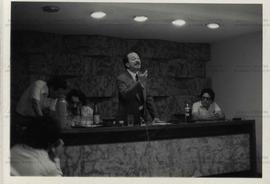 Ato em comemoração do aniversário do Sindicato dos Bancários de Porto Alegre, na sede do sindicato (Porto Alegre-RS, 17 jan. 1976). / Crédito: Zé Luiz Cruz.