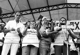 Ato da candidatura “Suplicy prefeito” (PT) na Praça da Sé nas eleições de 1985 (São Paulo-SP, 198...