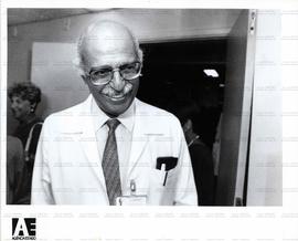 Retrato de Adib Jatene, ministro da Saúde (Local desconhecido, 7 fev. 1992). / Crédito: Paulo Vit...