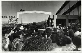 Greve dos trabalhadores da fábrica Toshiba (Belo Horiozonte-MG, ago. 1979). / Crédito: Alberto Escalda.