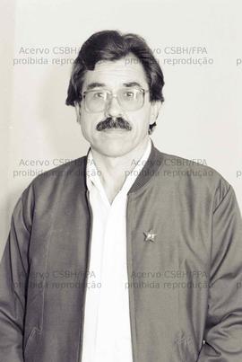Retrato da candidatura Elói Pietá (PT) nas eleições de 1990 ([Guarulhos-SP?], 1990). Crédito: Ver...