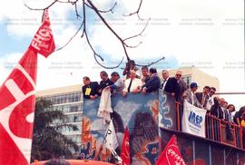 Passeata e comício no centro promovidos pela candidatura “Lula Presidente” (PT) nas eleições de 1998 (São Paulo-SP, 1998). / Crédito: Autoria desconhecida