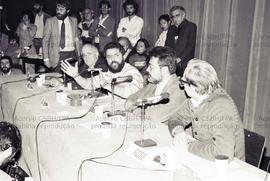 Debate entre candidatos ao governo do Estado de São Paulo, realizado no TUCA (São Paulo-SP, 1982). Crédito: Vera Jursys