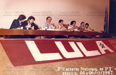 巴西勞工黨第五次全國會議通過了一項「新」綱領，放棄了《建黨宣言》和《原則憲章》。//圖片來源：Centro Sérgio Buarque de Holanda