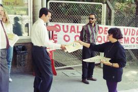 Ato da campanha salarial dos bancários em agência Bradesco na Cidade de Deus (Osasco-SP, 1996). Crédito: Vera Jursys